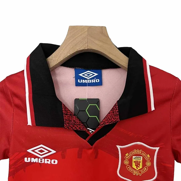 MANCHESTER UNITED I 94/96 CHILDREN'S SET (RETRO)